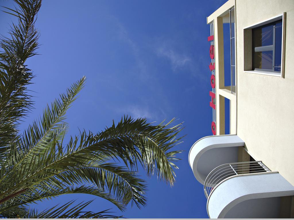 Hotel Tiziano Трапани Екстериор снимка