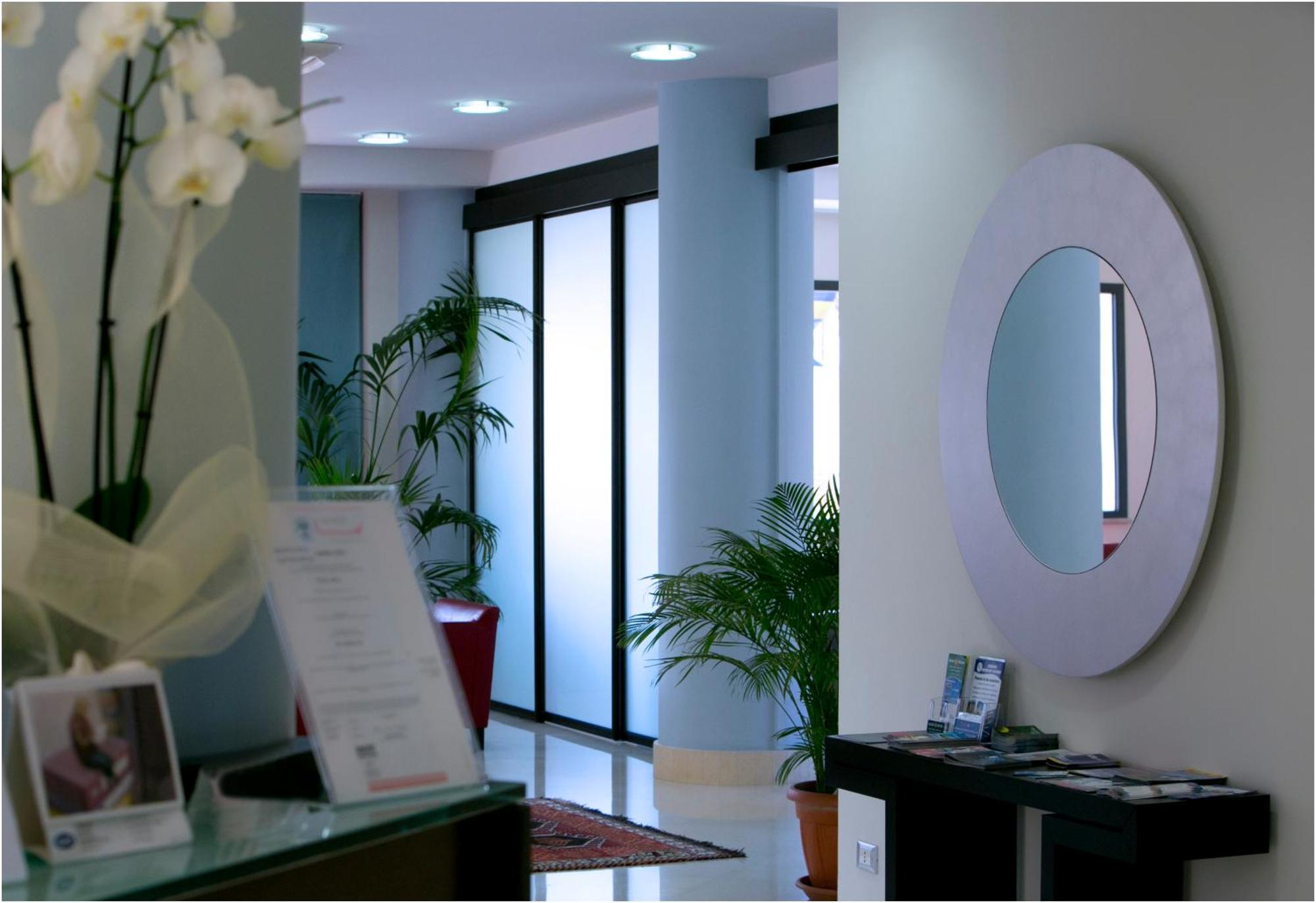 Hotel Tiziano Трапани Екстериор снимка